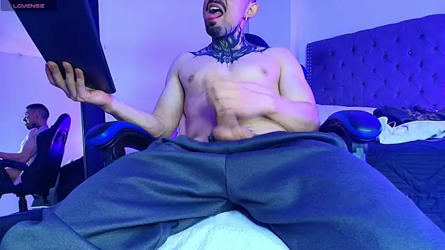 [12 Apr 08:43] Private Show