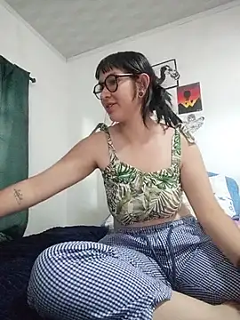 enjoying my pussy on home 😋💦 - video by LilithBluum cam model