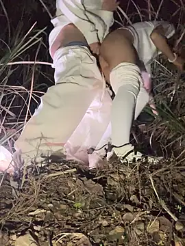[7 Apr 00:22] 户外啪啪 - video di Aytc9989 modella di cam