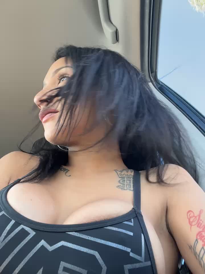 [17 Aug 17:00] Private Show – видео вебкам-модели FerrariFrench