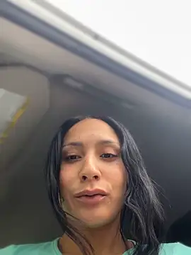 RISKY SQUIRT in PUBLIC – видео вебкам-модели FerrariFrench