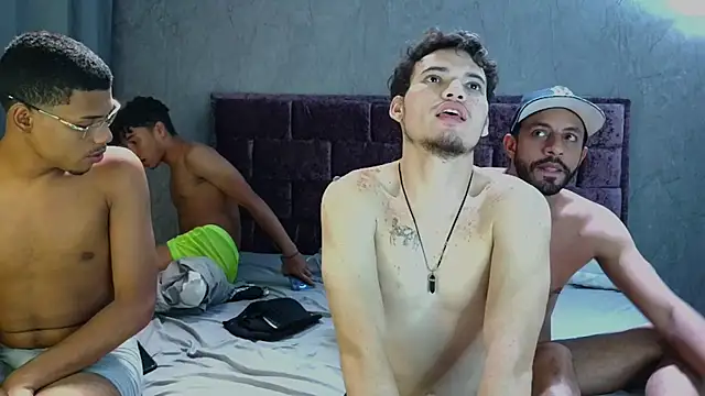 A tickling Show - Video von The_Penthouse_boys Cam-Model