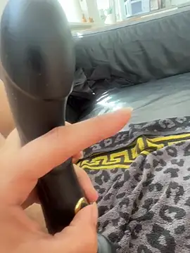 Some pleasure - clip cu KingAnalQueen model videochat