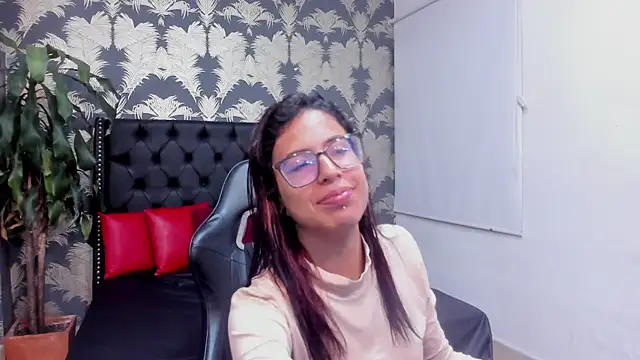 [30 Apr 10:24] Private Show - video by Emily_Lopera cam model