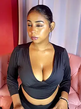 SEXY SAMARA - video di SamaraDesire modella di cam