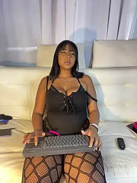 SEXY DANCE NAKED - video di SamaraDesire modella di cam