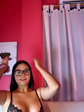 LESBIAN SHOW PLAY WITH BBOBS - video di SamaraDesire modella di cam