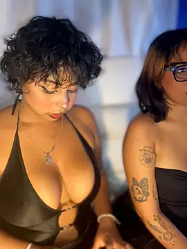 LESBIAN SHOW ORAL SEX - video di SamaraDesire modella di cam