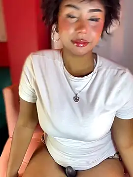 NAKED AND DOMI ON - video di SamaraDesire modella di cam
