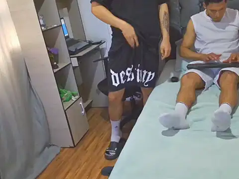 [18 Mar 15:33] Private Show - Vídeo de Erenk_and_Levy, modelo de vídeos