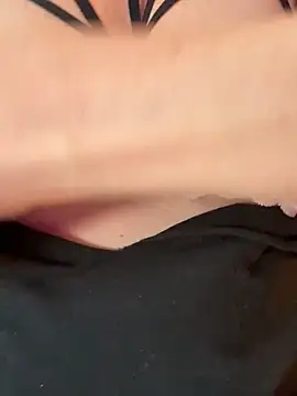 Pussy and Asshole finger penetration😈 - vídeo de la modelo de cam Milf-Gabi