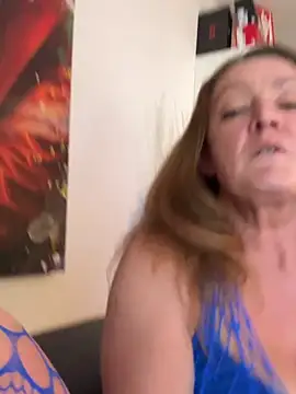 Fingering Pussy and Asshole 🥵 - vídeo de la modelo de cam Milf-Gabi