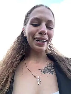 I walk barefoot on the grass Private Show