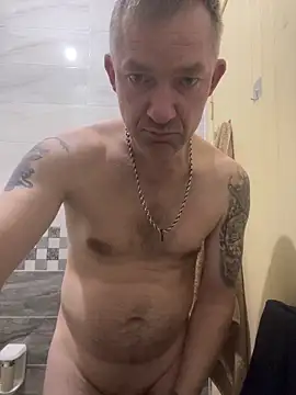 [29 Mar 18:20] Public Show - video di katragon45 modella di cam