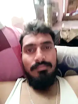 [19 Mar 12:59] Public Show – video af DesiBoy-on-duty cam-model