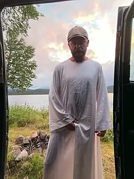 [9 Aug 21:50] Private Show cum outdoors