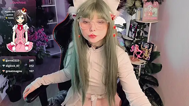 [15 May 22:26] Private Show