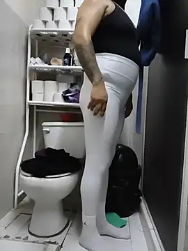 [11 Sep 19:46] Public Show - video Bebitofiufiu15 kameramallilta