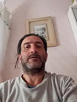 [18 Apr 11:35] Public Show - ক্যাম মডেল DanTrov79-এর ভিডিও