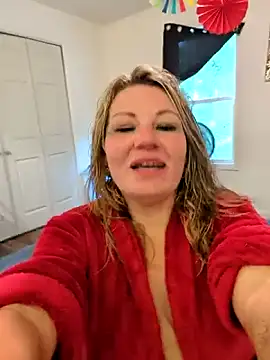Showing off my fat supreme pussy. - video by trippsgotlips cam model