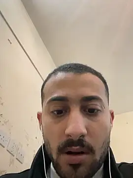 [25 Mar 21:38] Private Show - Bwbasjenehu adlı kamera modelinin videosu