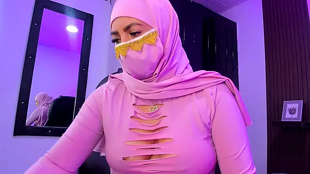 All naked show in oil – video af Nailea__ cam-model