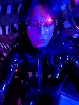 [30 Apr 22:59] Public Show - vídeo de la modelo de cam DomMONIKA