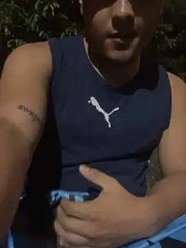 showing my cock in public park - video van hizli_69 cam-model