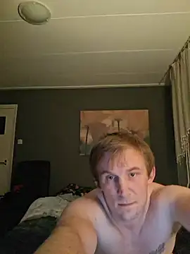 [25 Oct 00:28] Public Show - vídeo de la modelo de cam rokosz