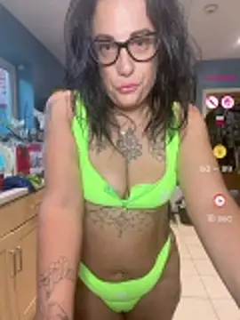Full nude, ass clap and shake/bounce