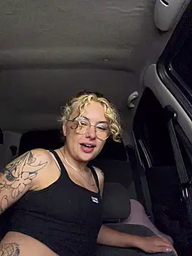 playing with my domi and luch🥵 - video by Amber-fire cam model