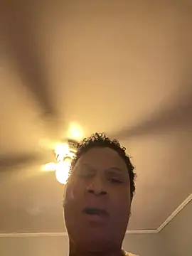 [1 Apr 19:49] Public Show - video by Sweetie8582 cam model