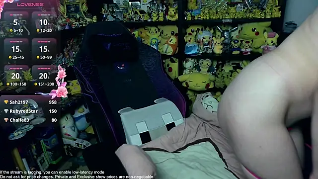 Look how creamy my pussy gets, when i play with my gravity ;3
