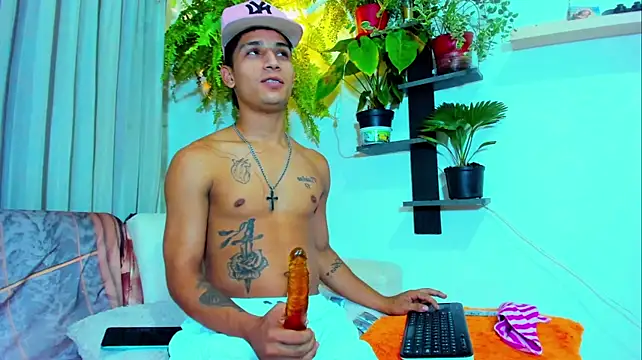show dildo - відео від вебкаммоделі Boy_Leon_X