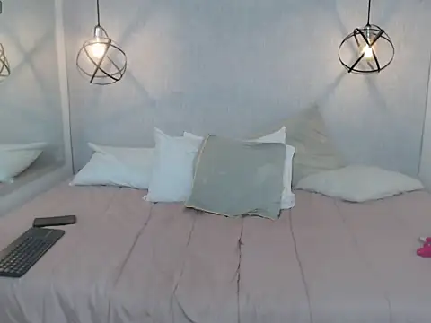 [5 Apr 16:03] Public Show - Danielaamber adlı kamera modelinin videosu