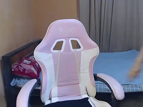 [9 May 20:48] Private Show - vídeo de la modelo de cam yourlenda