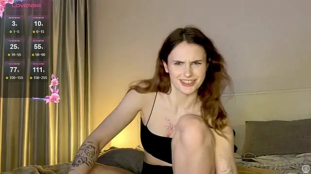 naked doggy+open pussy - video di NessBarre modella di cam