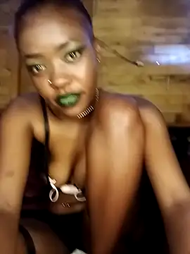 [18 Aug 02:58] Public Show - video by Your_Goddess_Freya cam model
