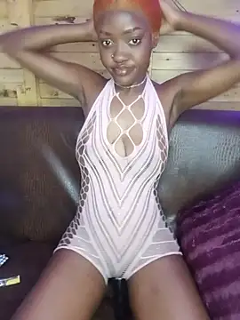 [24 Aug 00:51] Public Show - відео від вебкаммоделі Your_Goddess_Freya