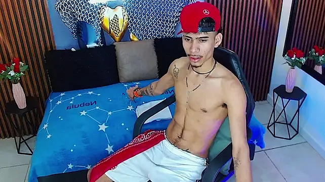 I FUCK MYSELF WITH MY DILDO AND CUM A LOT