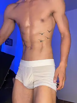 how delicious I suck my biceps 👅💧 - відео від вебкаммоделі willclayy