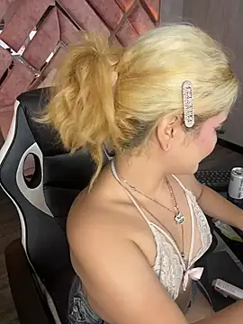 pleasure with my hands — filmik lya_nekko_, modela(-lki) na kamerkach