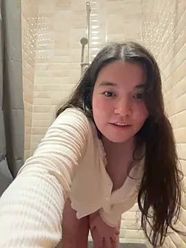 in shower 🛁🧼 - video by MomoRins cam model