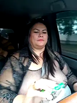 Puteando con las chicas en el auto