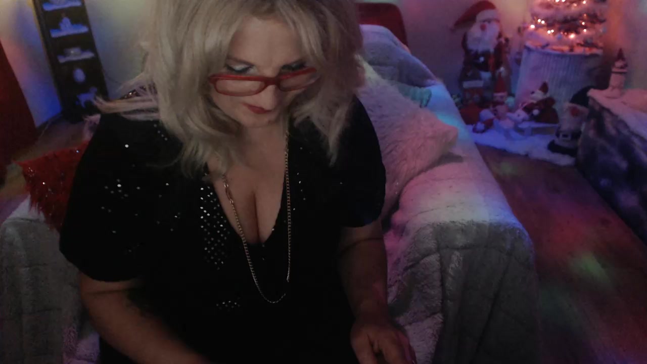 [1 Jan 05:58] Private Show - video by Divineblond cam model