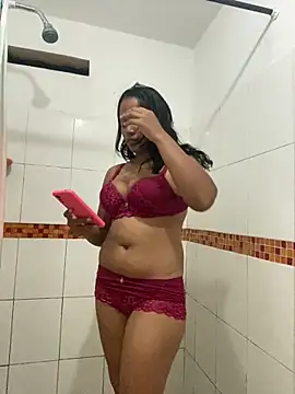 Nos bañamos juntos y apagamos este fuego 🚒🥵🚒🥵 - فيديو من Stefany_03_ موديل الكام