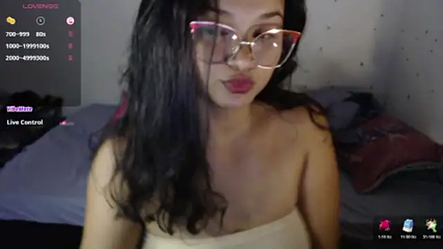 [14 May 17:37] Public Show - video by Lily____ cam model