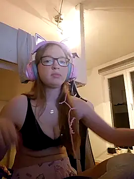 I'm touching myself and getting really turned on for you 😼💟 - video by Freaky-Doll cam model