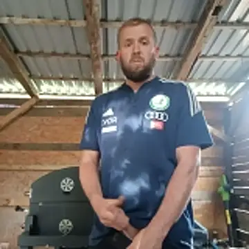 Vídeo em tendência de modelo na câmara bardiauto 3