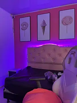 [6 Jun 16:03] Private Show